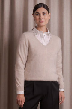Long-sleeved Cashmere V-Neck Sweater Latte