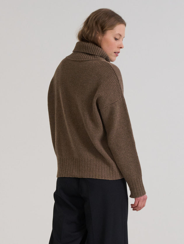 Asta Turtleneck Sweater Light Brown