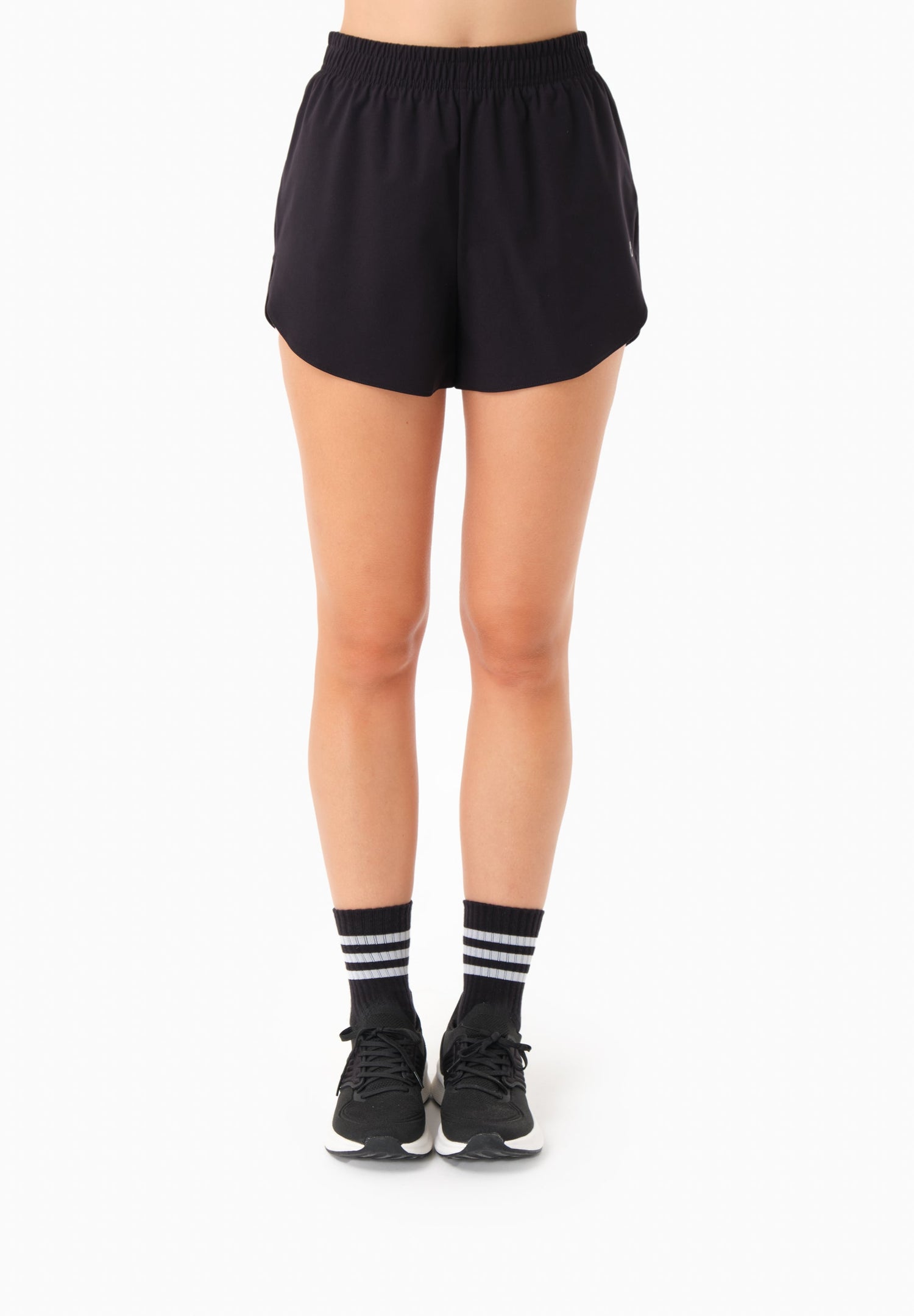 SELENNAblack-2_3984.jpg?v=1763536399