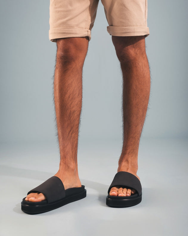 Okina Sandalen Zwart