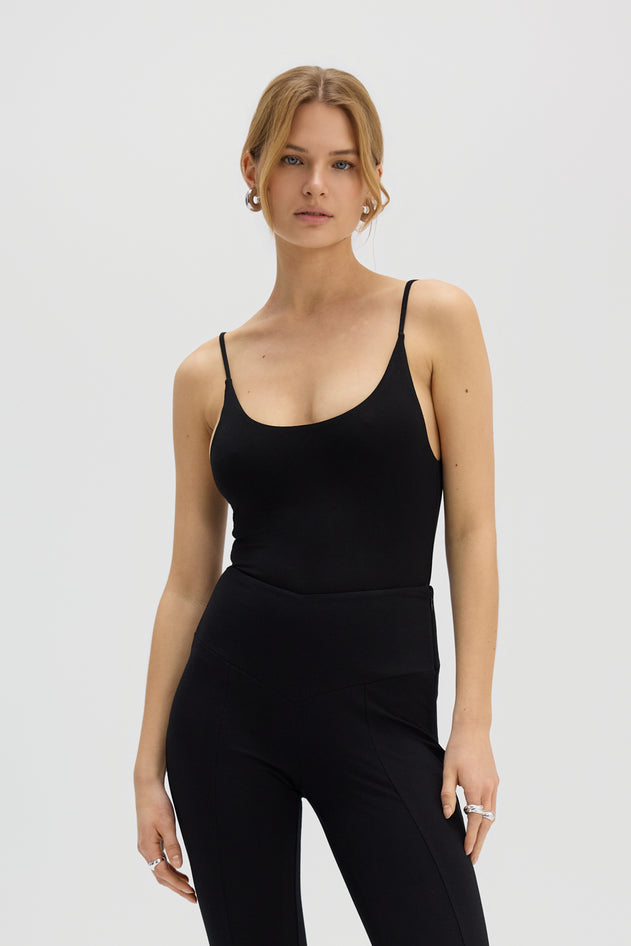 Thin Strap Body Black