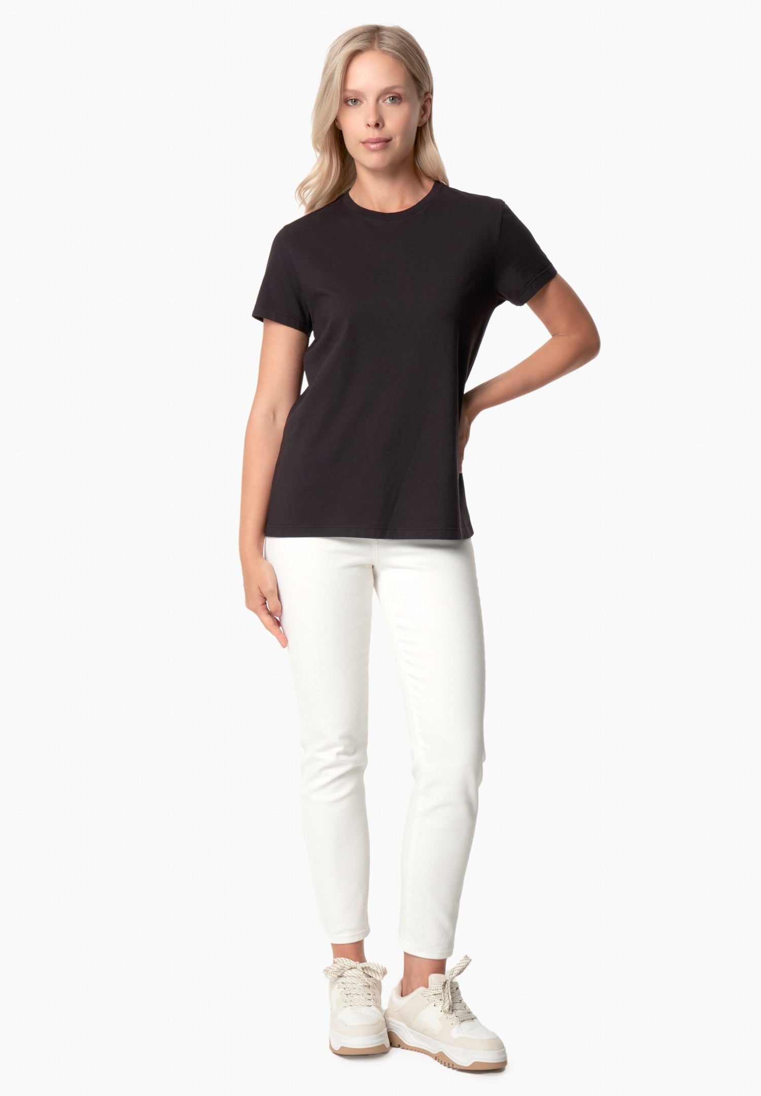 Women's Basic Round Neck T-Shirt Black