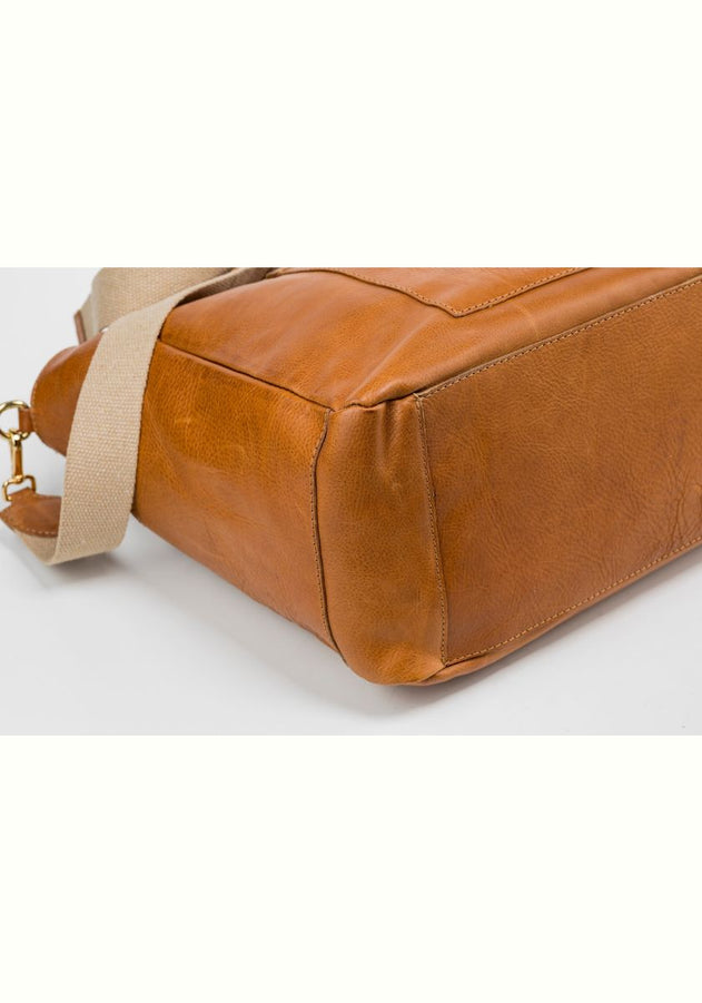 Fifth Avenue Tote Bruin