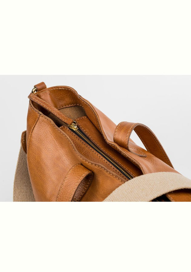 Fifth Avenue Tote Bruin