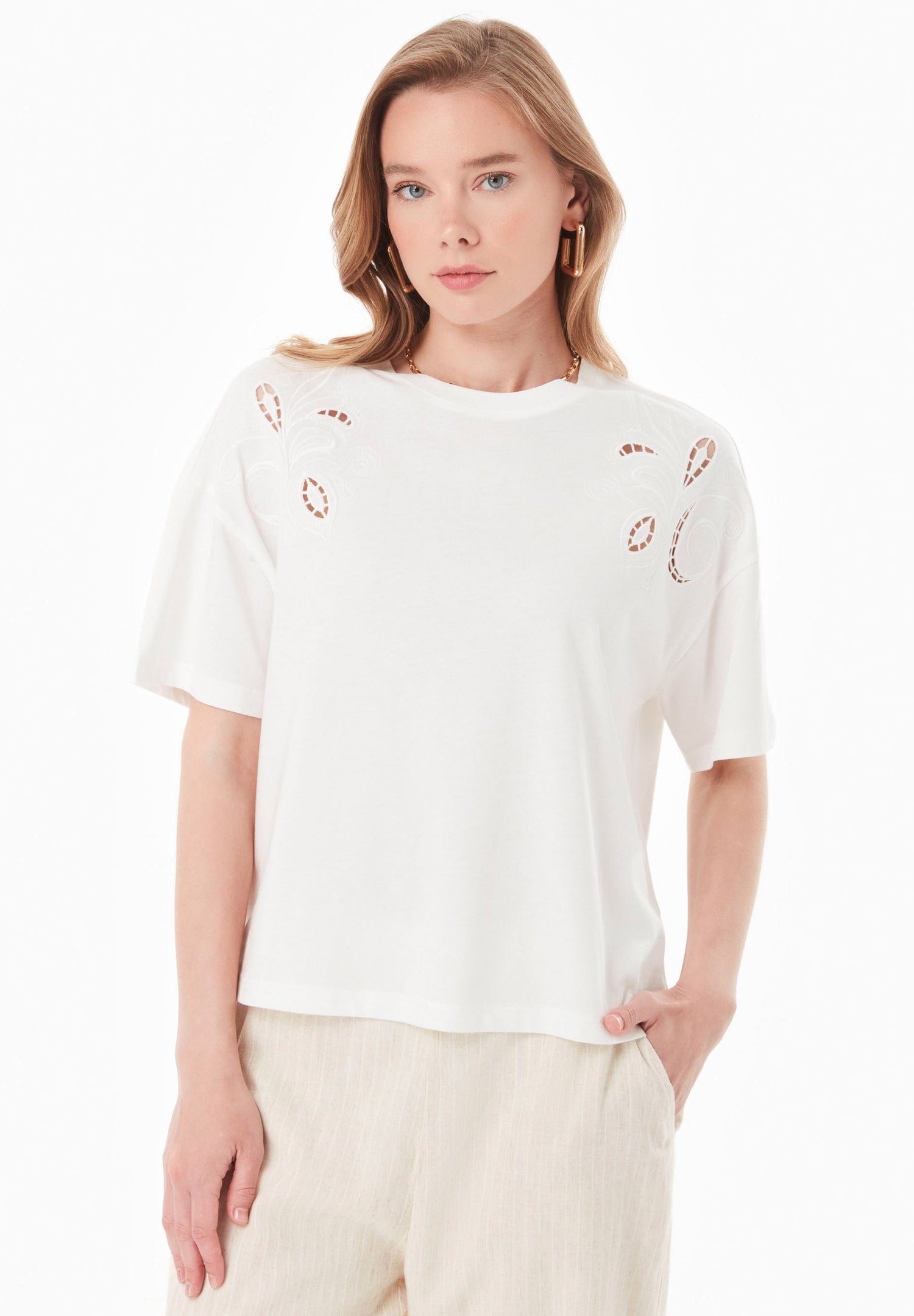 Laser-cut borduursel T-shirt Gebroken wit