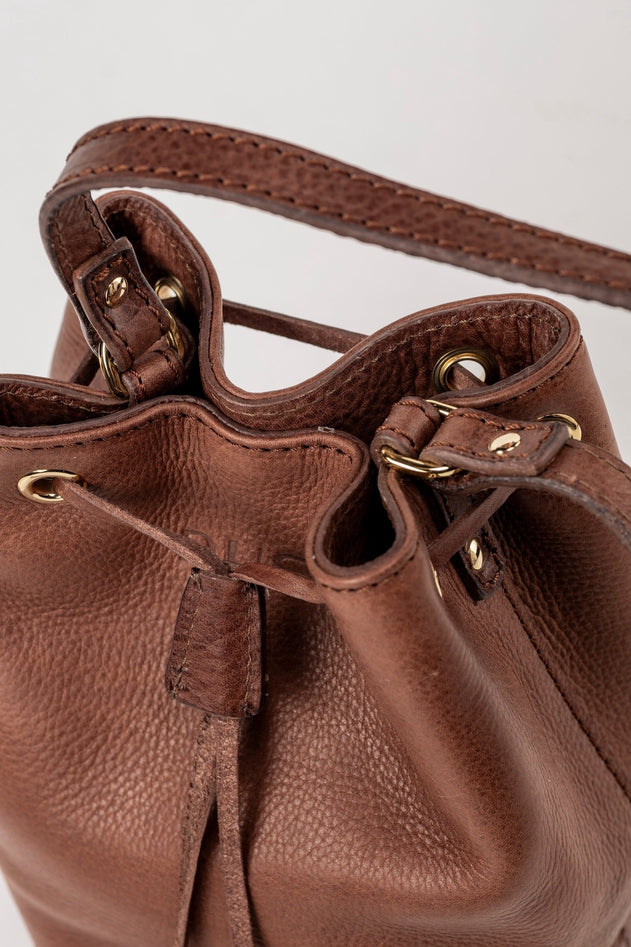 Chelsea Leren Bucket Tas Tobacco