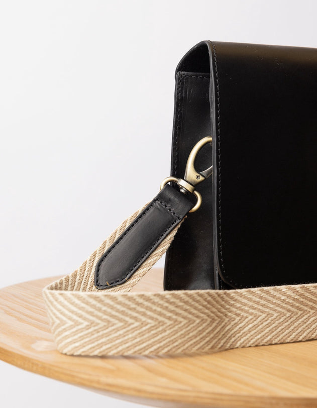 Herringbone Tasriem Zand & Zwart, Classic leer