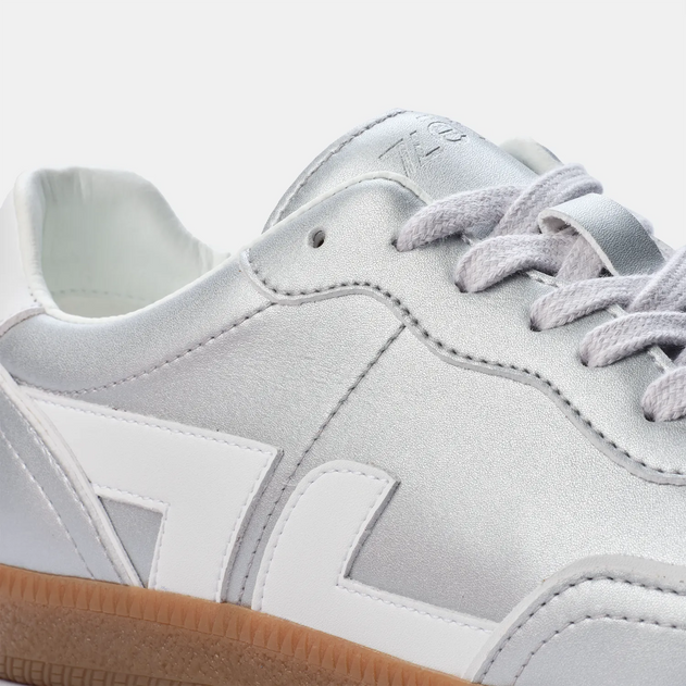 Delta Sneakers Silver