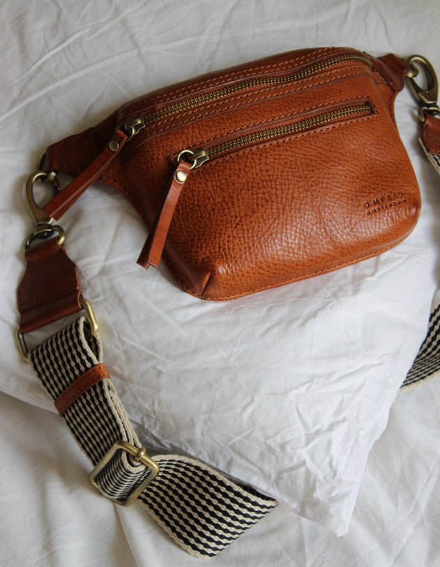 Beck's Bum Bag Checkered Stromboli Leather Cognac