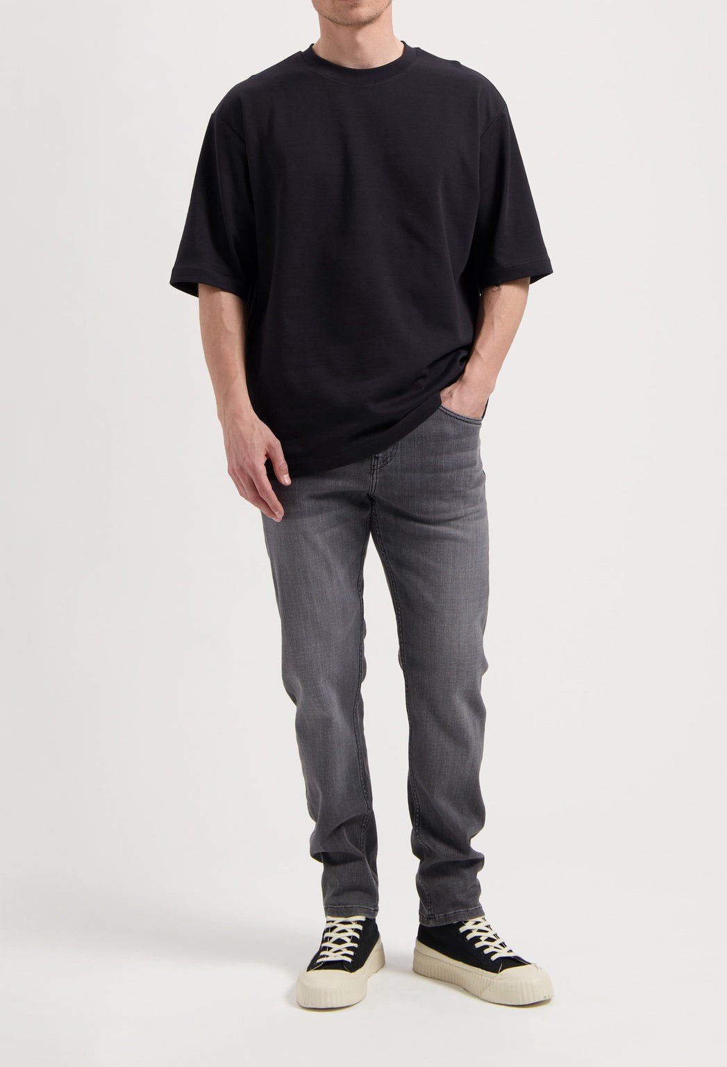 Rick Mid Slim Jeans Authentic Black
