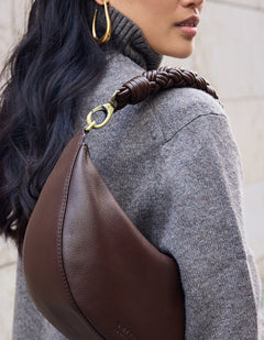 Leo Twisted Handle Tas Chocoladebruin