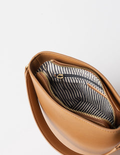 Bobbi Midi Bucket tas Cognac, Vegan Uppeal™