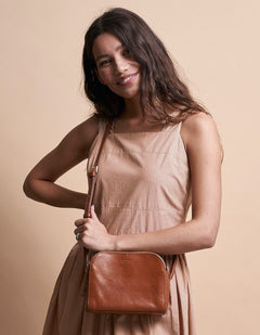 Emily Tasriem Leer Cognac
