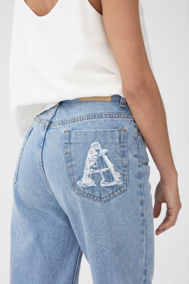 jeansblue.png?v=1778148802