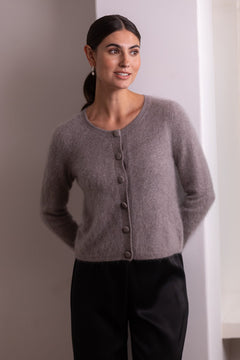 kashmirneuletakki_nougat_pitkahihainen.jpg?v=1769169751