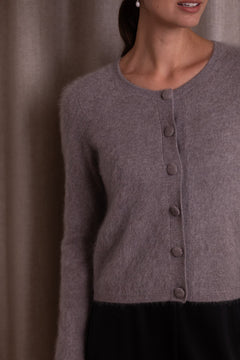 kashmirneuletakki_pitkahihainen_nougat.jpg?v=1769169751