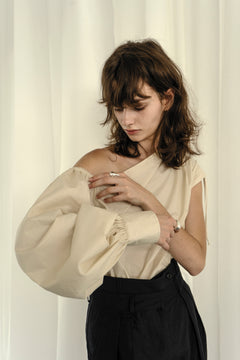 Kherson Cream één mouw katoenen blouse