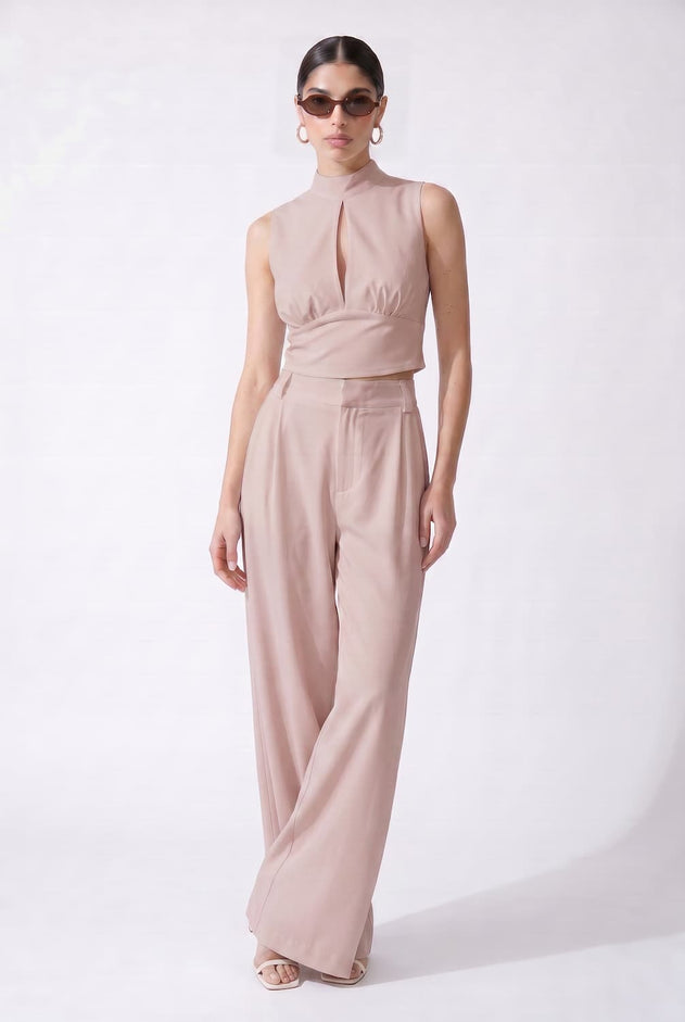 magnific__generate-a-full-body-highend-studio-fashion-photok__62779.jpg?v=1779789017