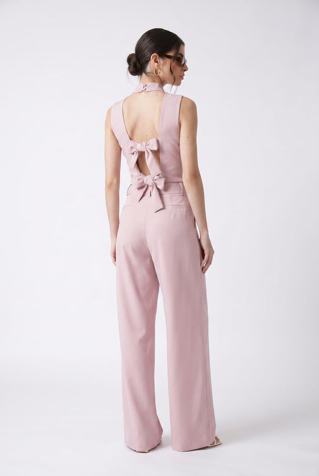 magnific__generate-a-full-body-luxury-studio-fashion-photo-f__25284.jpg?v=1779794305