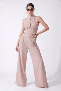 magnific__generate-a-full-body-luxury-studio-fashion-photoke__62782.jpg?v=1779789017