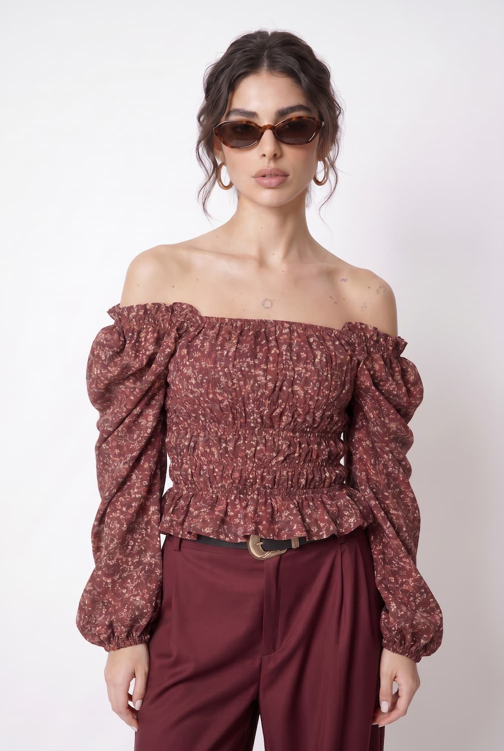 magnific__generate-a-luxury-studio-fashion-detail-shotcritic__25306.jpg?v=1779800213