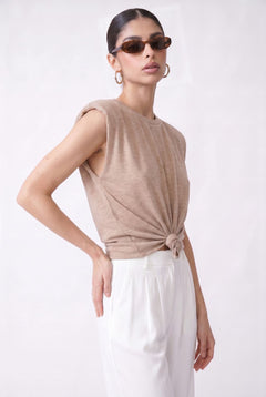 magnific__generate-a-luxury-studio-fashion-photo-kneeup-crop__61814.jpg?v=1779880588