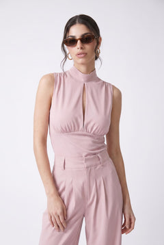 magnific__generate-a-luxury-studio-fashion-photo-waist-up-cr__25281.jpg?v=1779794305