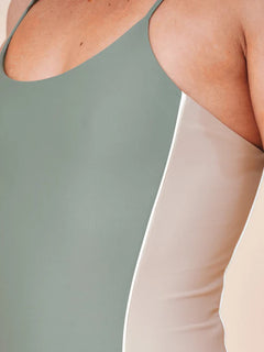 Penida Colorblock Swimsuit Army/Sand