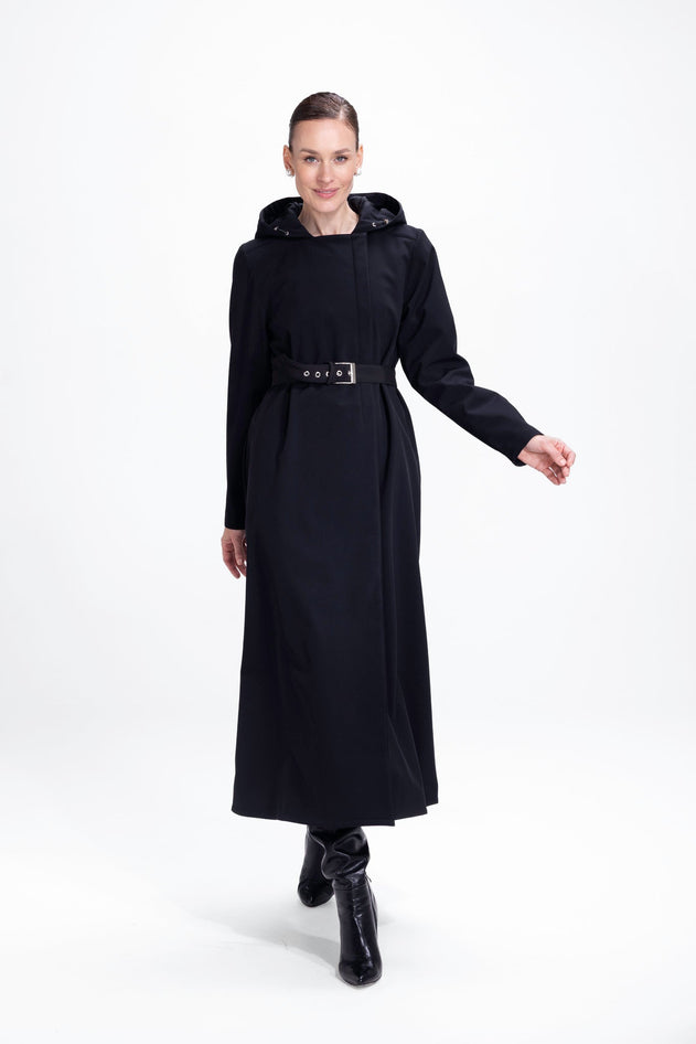 rainsisters-coat-black-classic-waterproof-black-front-motion.jpg?v=1779048153