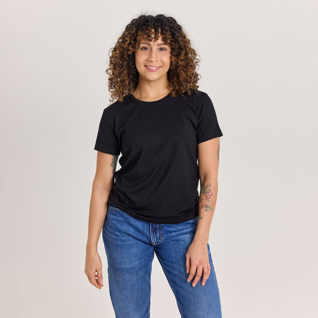 tamsilk-6702-naisten-slimmi-t-paita-musta-1800x1800.jpg?v=1775116105