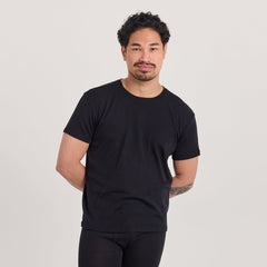 tamsilk-9042-klassikko-miesten-t-paita-musta-1800x1800.jpg?v=1761811113