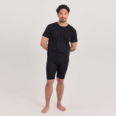 tamsilk-9042-klassikko-miesten-t-paita-musta-9026-klassikko-miesten-lahjehousut-musta-1800x1800.jpg?v=1761811113