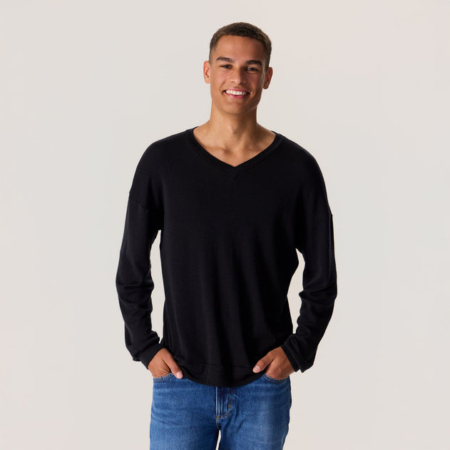 tamsilk-9422-klassikko-unisex-neulepaita-musta-1800x1800.jpg?v=1774857483