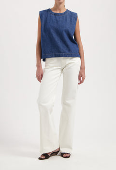 women-sustainable-jeans-cleo-mid-loose-natural-full-body-front-summer.jpg?v=1772010662