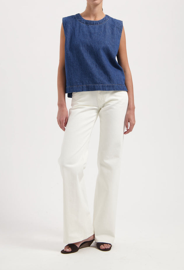 women-sustainable-jeans-cleo-mid-loose-natural-full-body-front-summer.jpg?v=1772010662