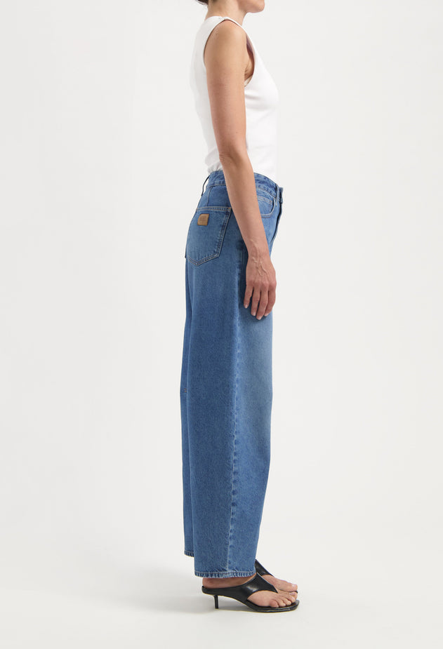 women-sustainable-jeans-demi-high-balloon-medium-aged-side-summer.jpg?v=1758639068