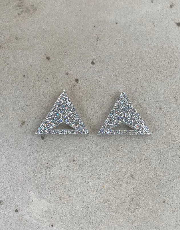 Driehoek oorbellen zilveren glitter