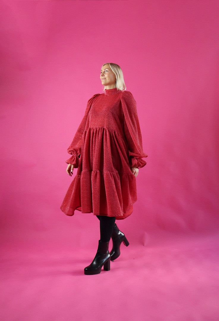 Dishy Dress With Bow Collar Glitter Red