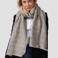 Finse wollen sjaal visgraat grijs