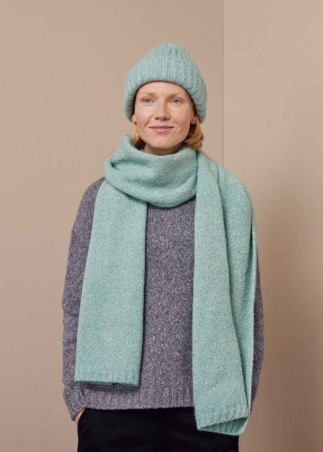 Reuze muts Fluffy gebreid Jade