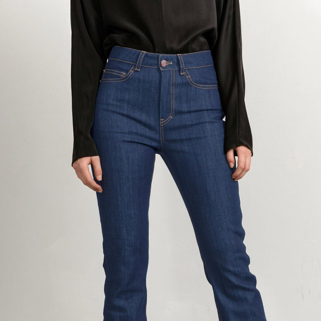 Cropped Mid Blue Flared Jeans With Sand Stitch