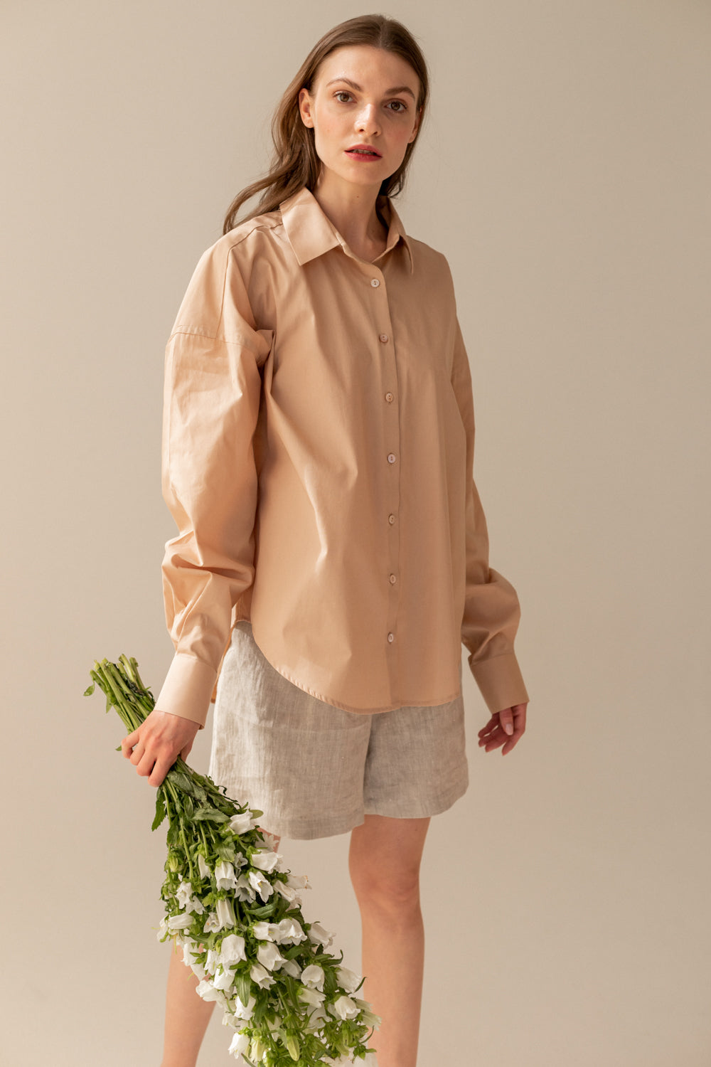 Klassiek oversize shirt beige
