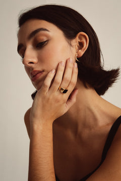 Onix Stamp Ring Gold