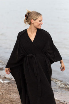 Nete Alpaca Wool Poncho Black