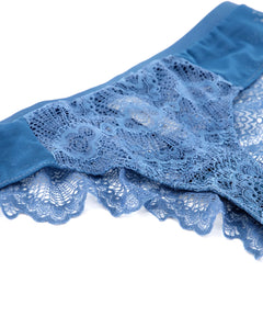 Lace brutale stormachtige lucht