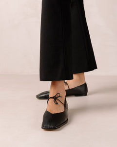 Sway Flats Black