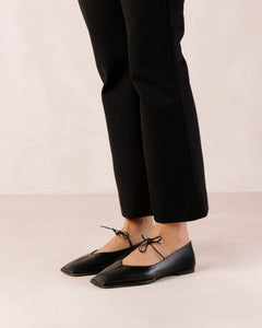 Sway Flats Black